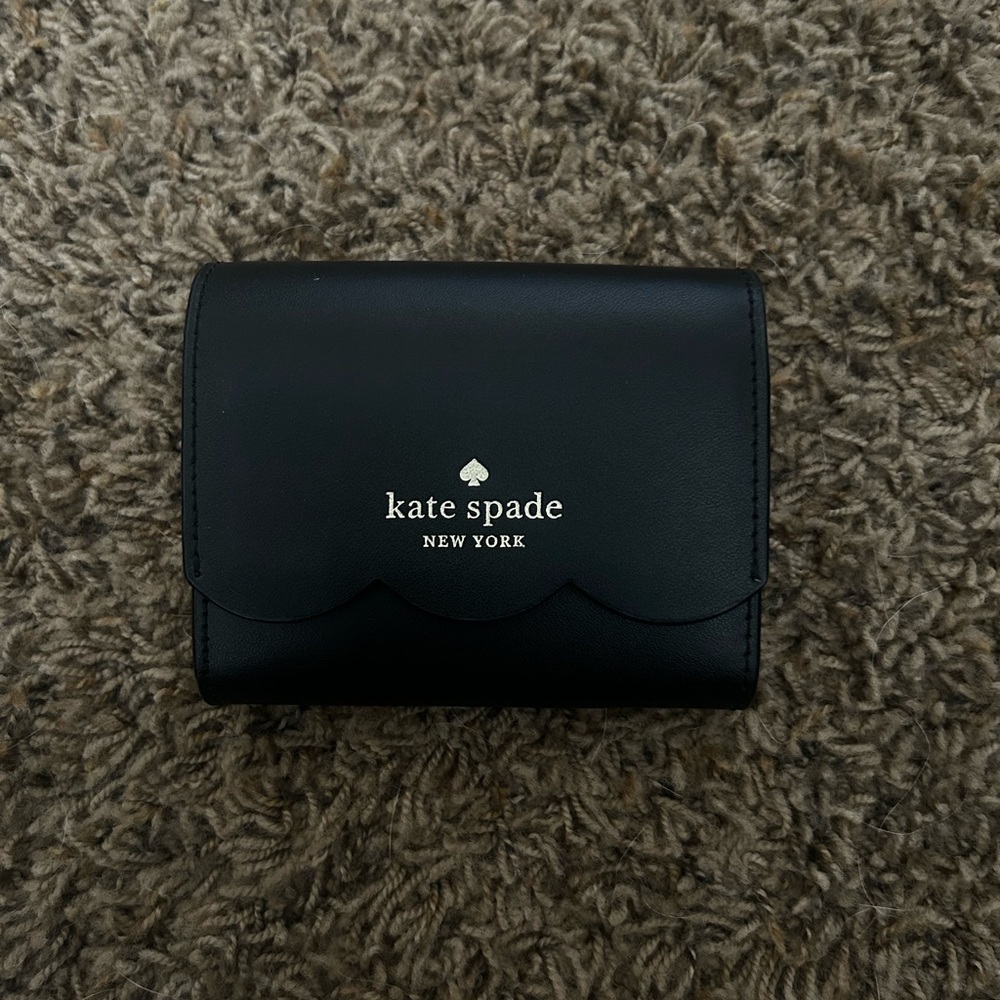 Kate Spade Scallop Wallet